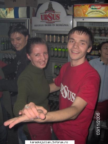lelutza .... cum sa iti spun ... uite poza :d:rotfl: foarte tare in catalogul cu prezente