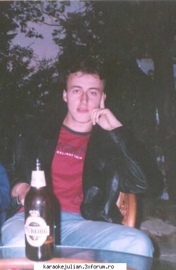 Despre cine suntem - deci aici ne facem reclama well eu sunt Lucian - Aici ne cunoastem
