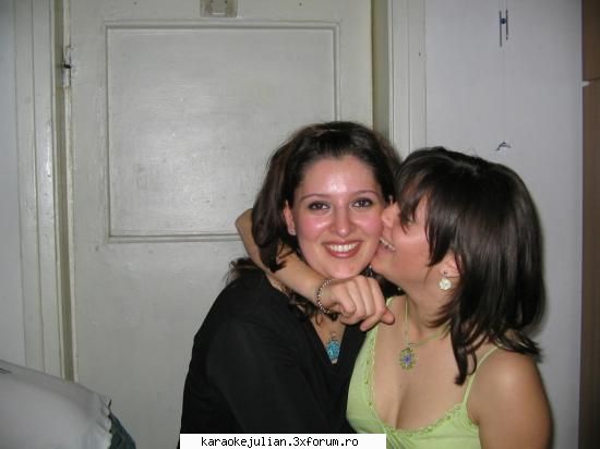 eu sunt irina, aia care va streseaza cu aceleasi melodii tot rhapsody si sweet dreams ca altele