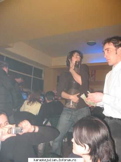 Laude pentru karaokisti :) - Amintirile ma chinuiesc amintirile ma rascolesc - Laude
